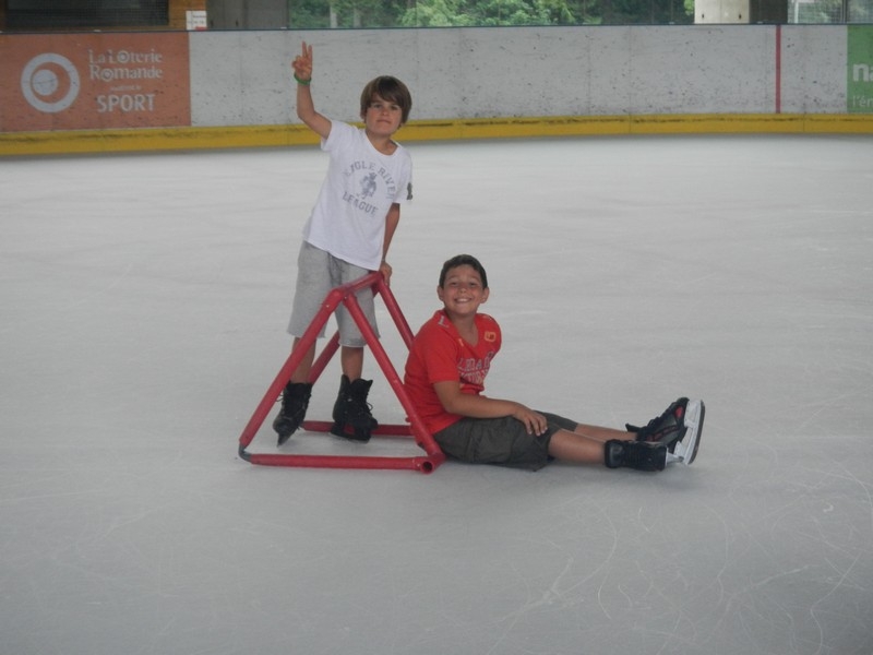 Village Camps International Summer Camp Leysin, Switzerland 2025-08-09 https://www.villagecamps.com/journals_admin/images/697-12-ice skating (77).jpg